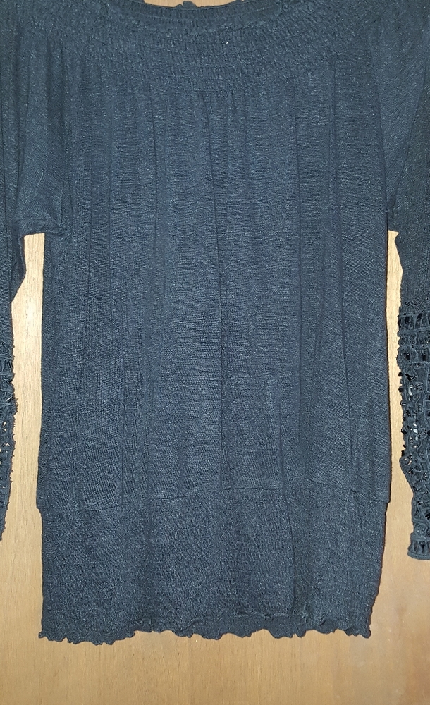Womens top - Picture 2 of 2
